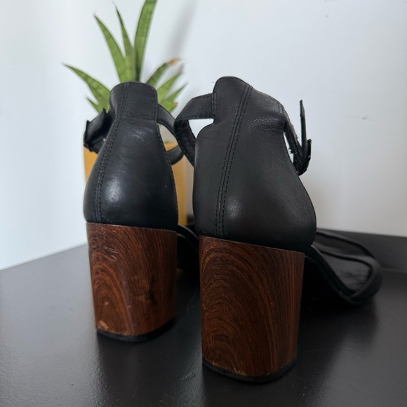 Vagabond black leather crossover Carol wood platform heel sandals - 38 (US 8) - Picture 7 of 7